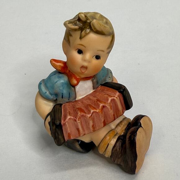 Vintage Hummel Figurine Boy with Accordian #390 TMK 6 2.75" - Picture 1 of 4